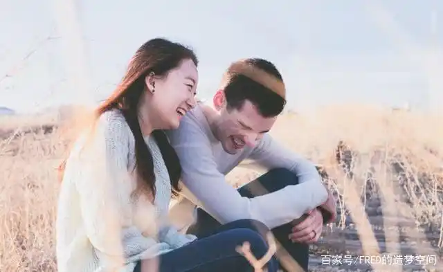 情侣摄影创意_100种姿势摆拍双人_情侣摄影姿势分享