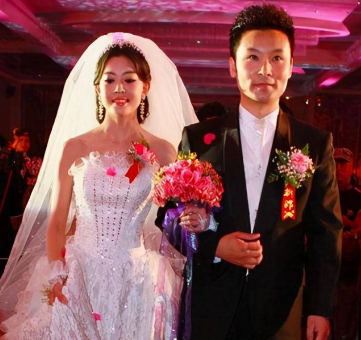 娱乐圈幸福婚姻案例_娱乐圈零绯闻明星_明星夫妻恩爱长久